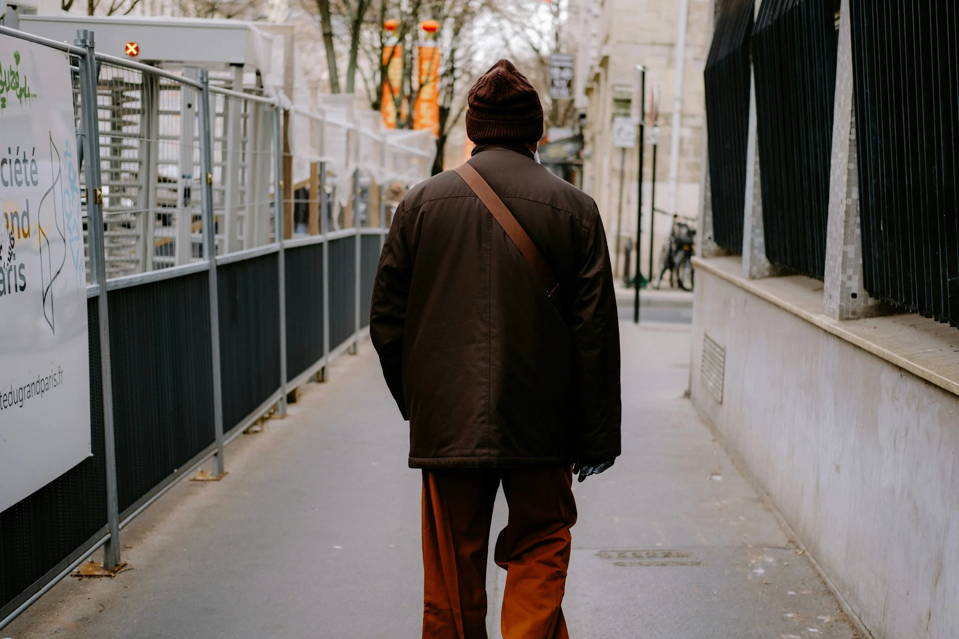 Celana Mocca Cocok dengan Baju Warna Apa? Ini 11 Inspirasinya