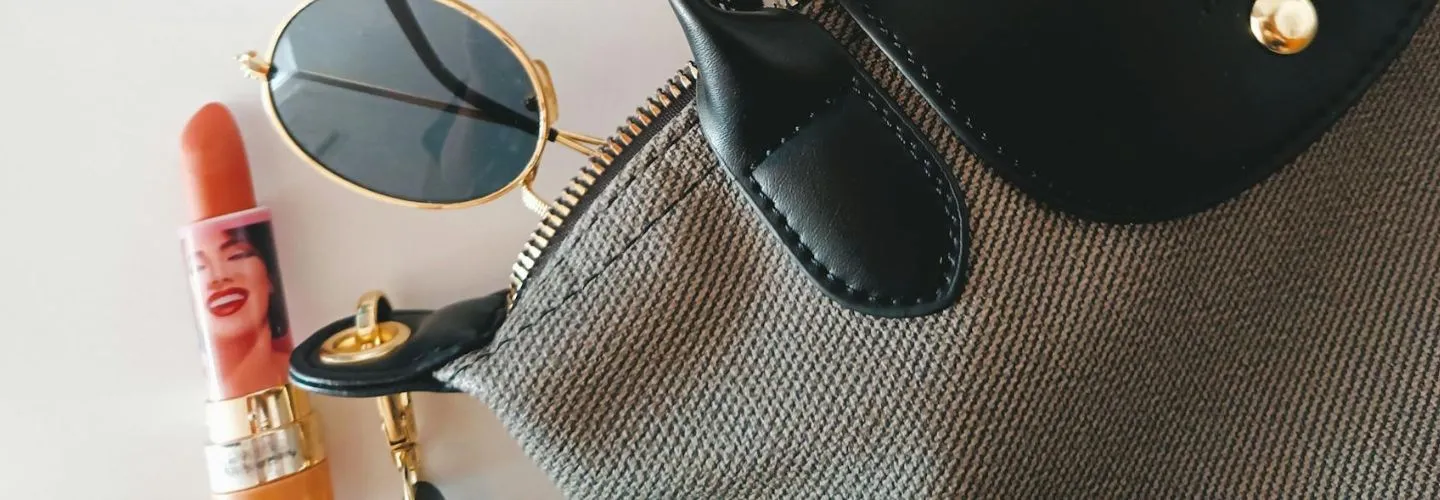 14 Pilihan Warna Tas yang Stylish, Wajib Punya!